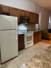 33 Congress St, Unit #2 in Cohoes, NY - Foto de edificio - Building Photo