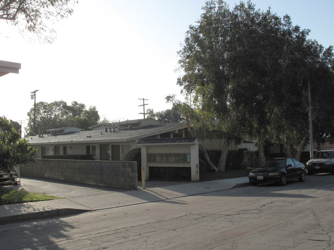 2214-2220 Ontario St in Burbank, CA - Building Photo - Building Photo