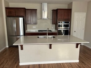8195 Kramer Ranch Ln in Elk Grove, CA - Building Photo - Building Photo