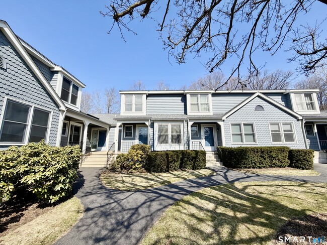 16 Fawn Ridge Ln in Wilton, CT - Building Photo - Building Photo