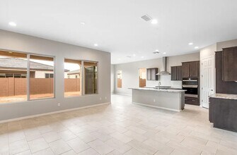 16679 W Saguaro Park Ln in Surprise, AZ - Building Photo - Building Photo