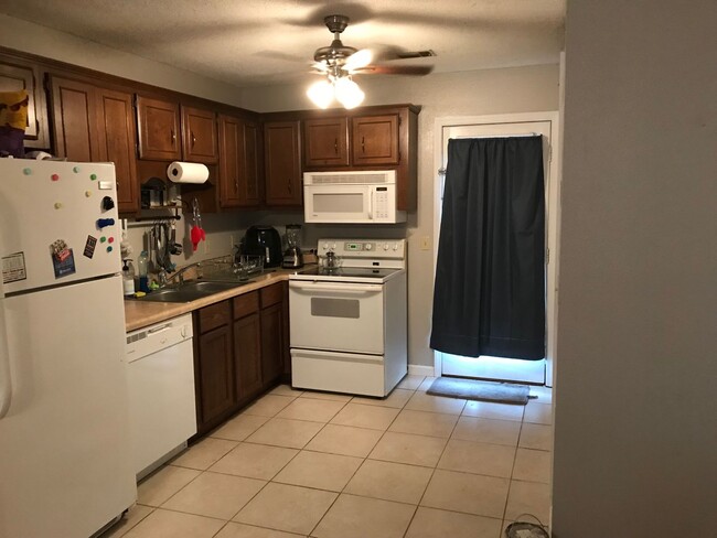 140 Lanier Dr in Statesboro, GA - Building Photo - Building Photo