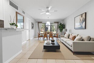 3040 NE 16th Ave in Oakland Park, FL - Building Photo