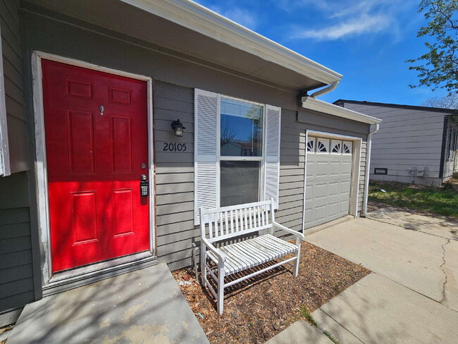 20105 E Coolidge Dr in Aurora, CO - Building Photo - Building Photo
