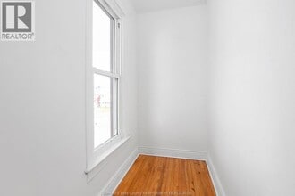 1567 Cataraqui St in Windsor, ON - Building Photo - Building Photo