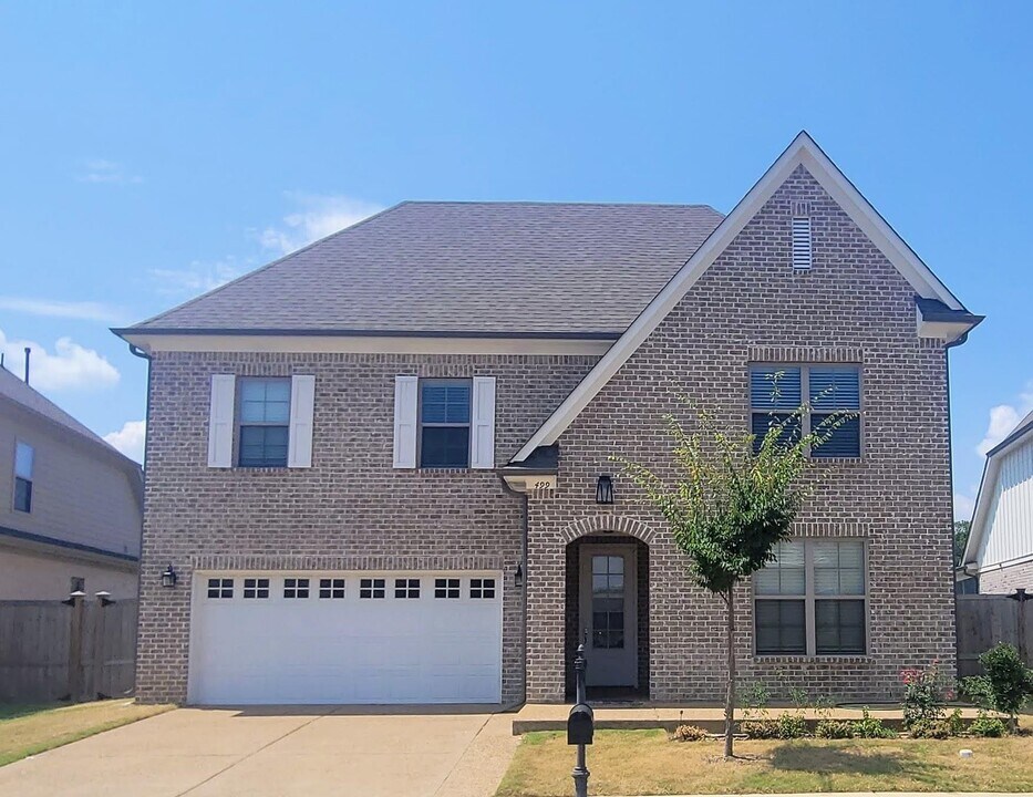 499 Dogwood Valley Dr in Collierville, TN - Foto de edificio
