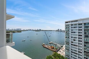 910 West Ave, Unit 0826 in Miami Beach, FL - Building Photo