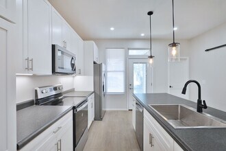 108 Hawkes Ave in Columbus, OH - Building Photo - Building Photo