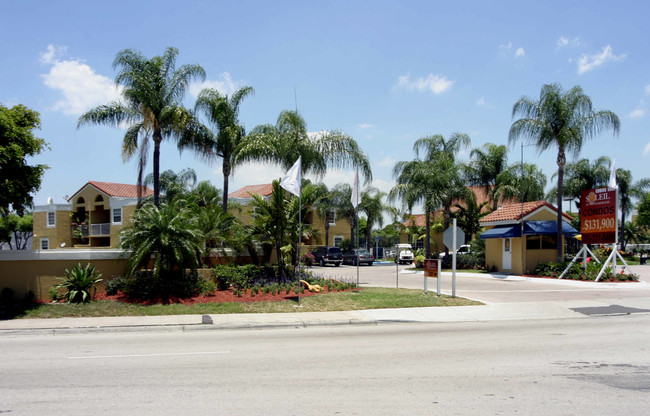 Soleil At Fontainebleau in Miami, FL - Building Photo - Building Photo