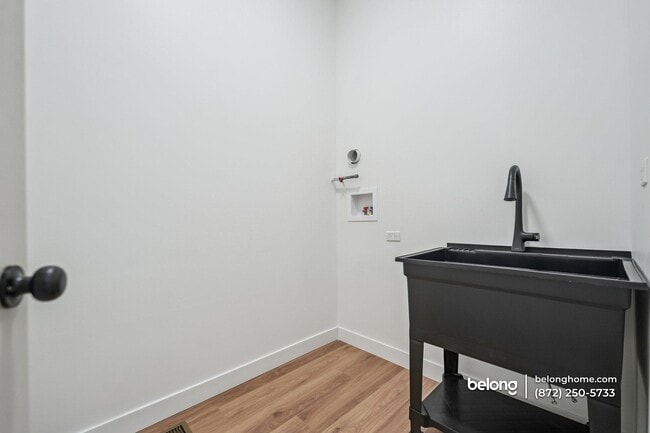 298 Apache Trail in Lake In The Hills, IL - Building Photo - Building Photo