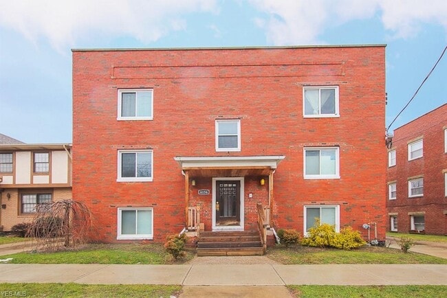 6156 Ridge Rd-Unit -3 in Parma, OH - Building Photo - Building Photo