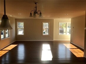 15 St George St in Pleasantville, NY - Building Photo - Building Photo