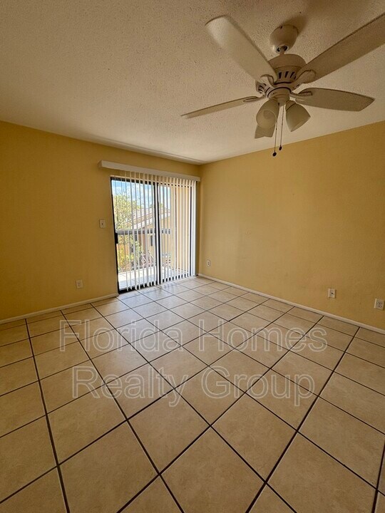 2905 Winkler Ave in Ft. Myers, FL - Building Photo