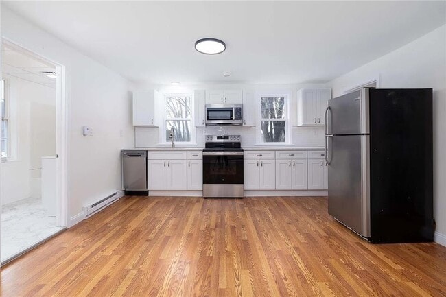 12 Old Park Ave in Cranston, RI - Building Photo - Building Photo