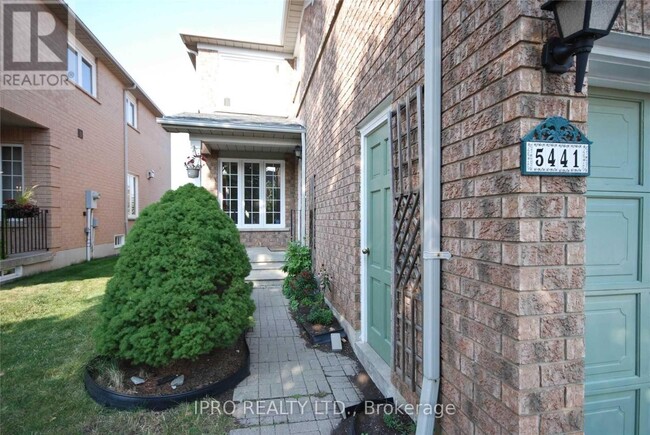 5441 Palmerston Crescent in Mississauga, ON - Building Photo - Building Photo