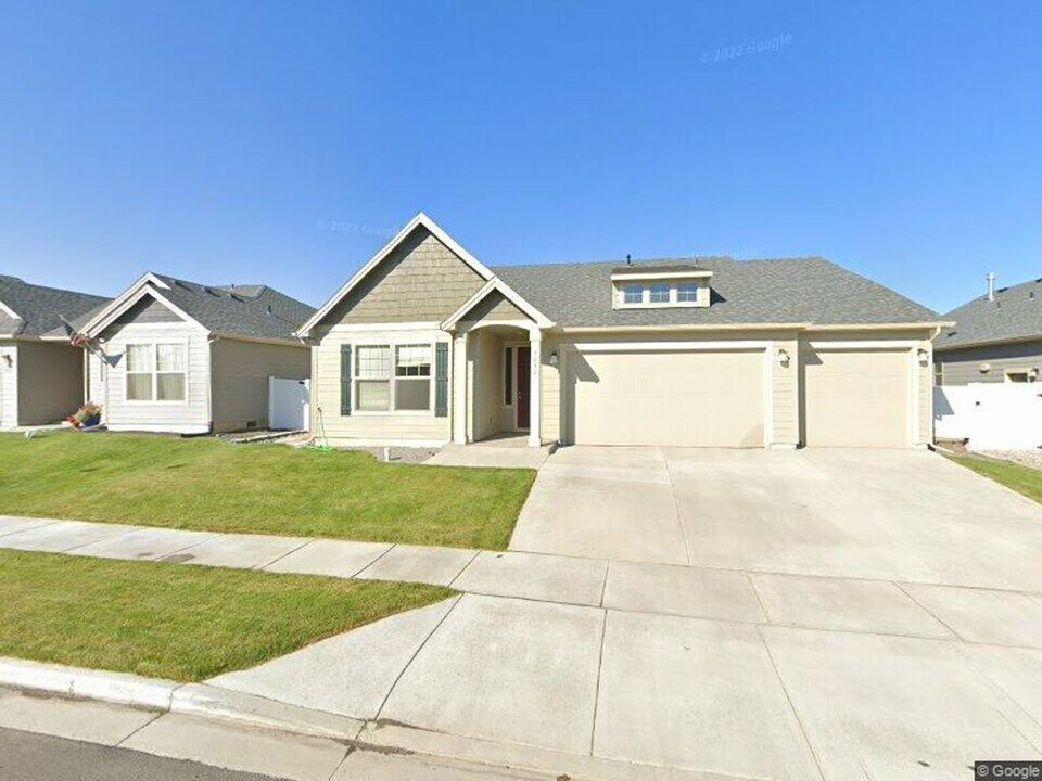 7012 Dorchuck Rd in Cheney, WA - Building Photo
