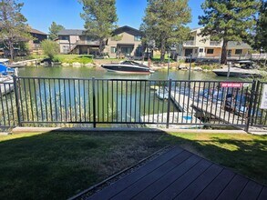 2081 Venice Dr in South Lake Tahoe, CA - Foto de edificio - Building Photo