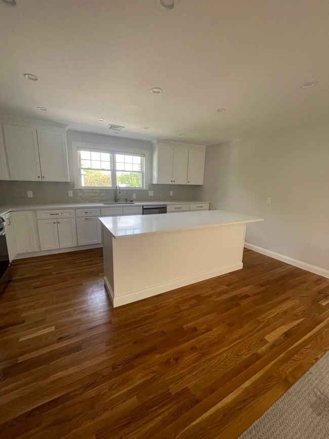 175 Dale St, Unit #2 in Waltham, MA - Foto de edificio - Building Photo