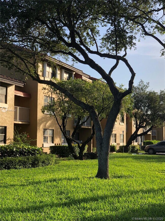 15600 SW 80th St in Miami, FL - Building Photo - Building Photo