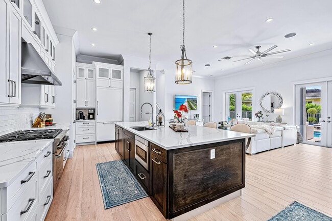 2500 Estates Dr in North Palm Beach, FL - Building Photo - Building Photo