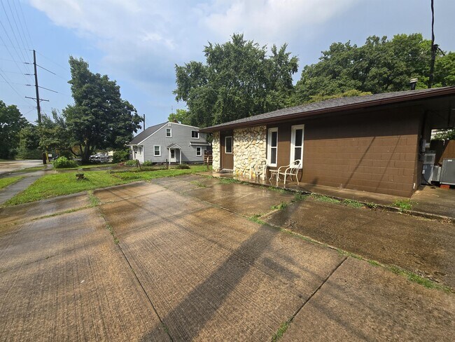 811 Marvin St in Kent, OH - Building Photo - Building Photo