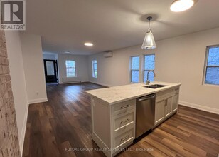 4876-4876 Simcoe St in Niagara Falls, ON - Building Photo - Building Photo
