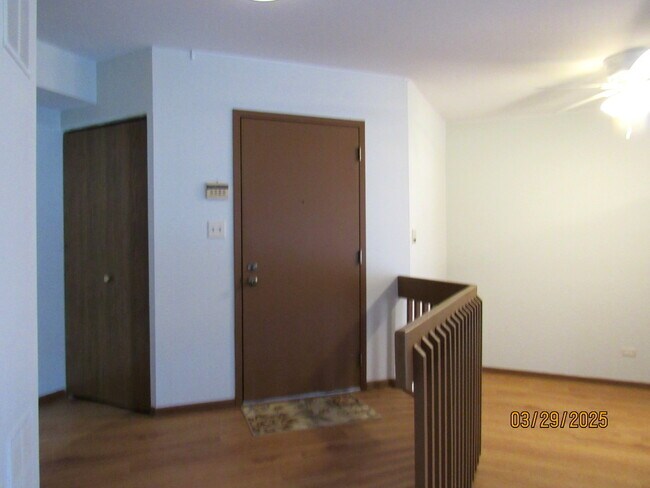 1735 Chesapeake Ln in Schaumburg, IL - Building Photo - Building Photo