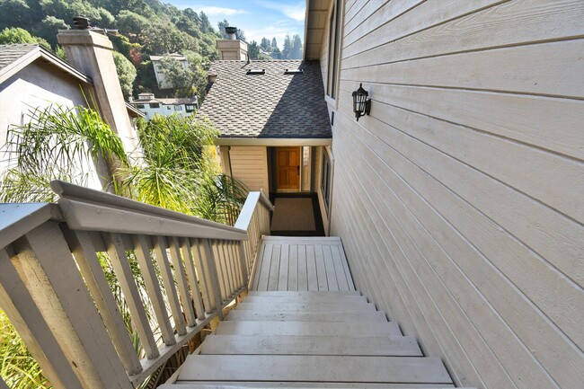616 Gravatt Dr in Berkeley, CA - Building Photo - Building Photo