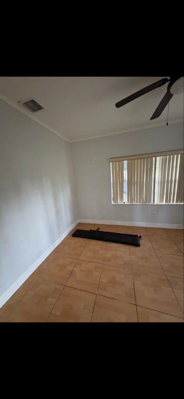 1285 NE 143rd St in North Miami, FL - Building Photo - Building Photo