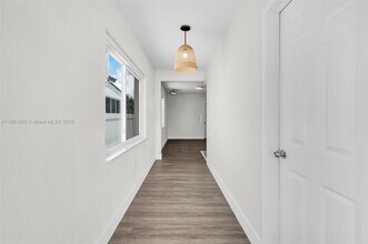 3334 SW 24th Ter in Miami, FL - Building Photo - Building Photo