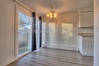 4622 SE 70th Ave in Portland, OR - Building Photo - Building Photo