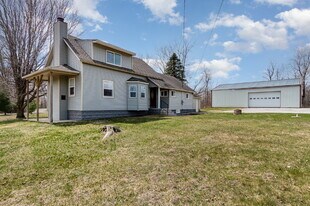 1286 9 Mile Rd in Kawkawlin, MI - Building Photo