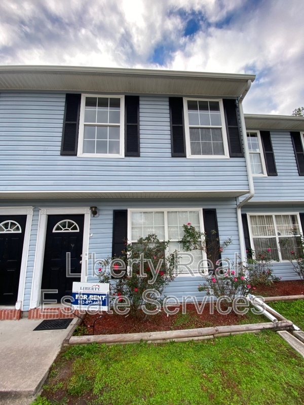 property at 1100 Pineland Ave