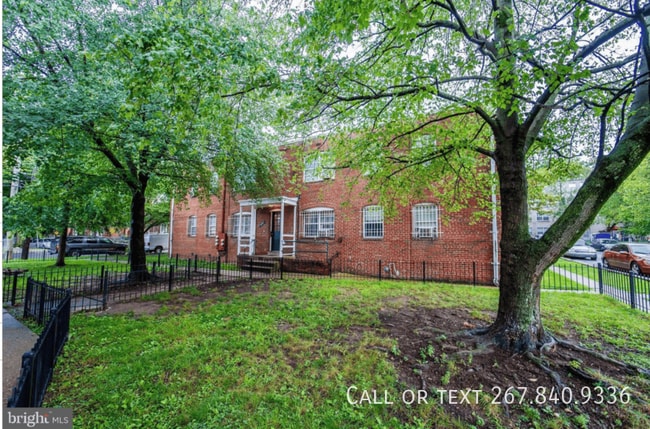 property at 10 Danbury St SE