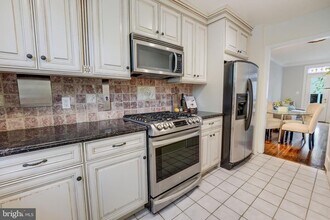 1408 Foxhall Rd NW in Washington, DC - Building Photo - Building Photo