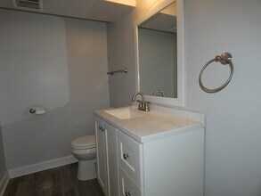 5220 NE 57th St in Kansas City, MO - Building Photo - Building Photo