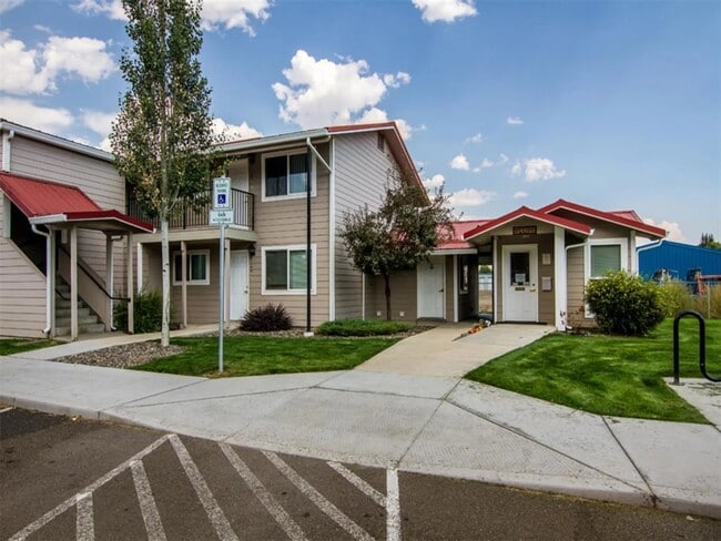 607 SW 2nd St in Enterprise, OR - Building Photo - Building Photo