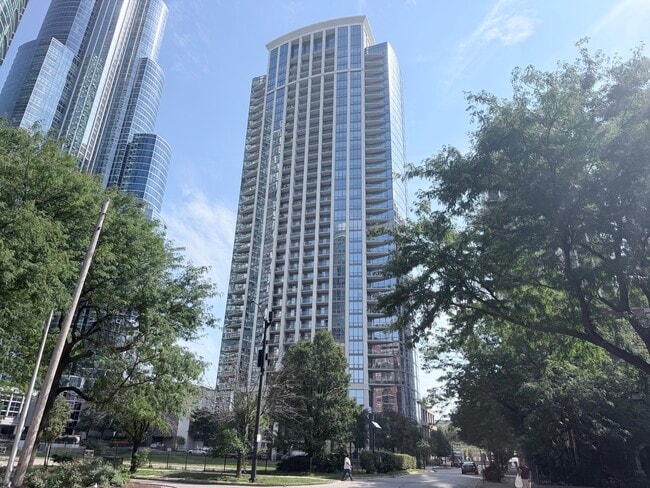 property at 1235 S Prairie Ave