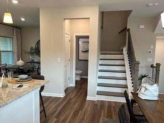 705 Brecklin Ln in Woodstock, GA - Foto de edificio - Building Photo