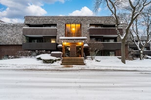 564 Timber Ridge Dr in Carol Stream, IL - Building Photo