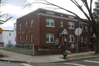 1425 Staples St NE in Washington, DC - Building Photo - Building Photo