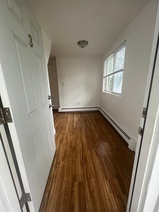 136 Walnut Ave-Unit -3 in Revere, MA - Building Photo