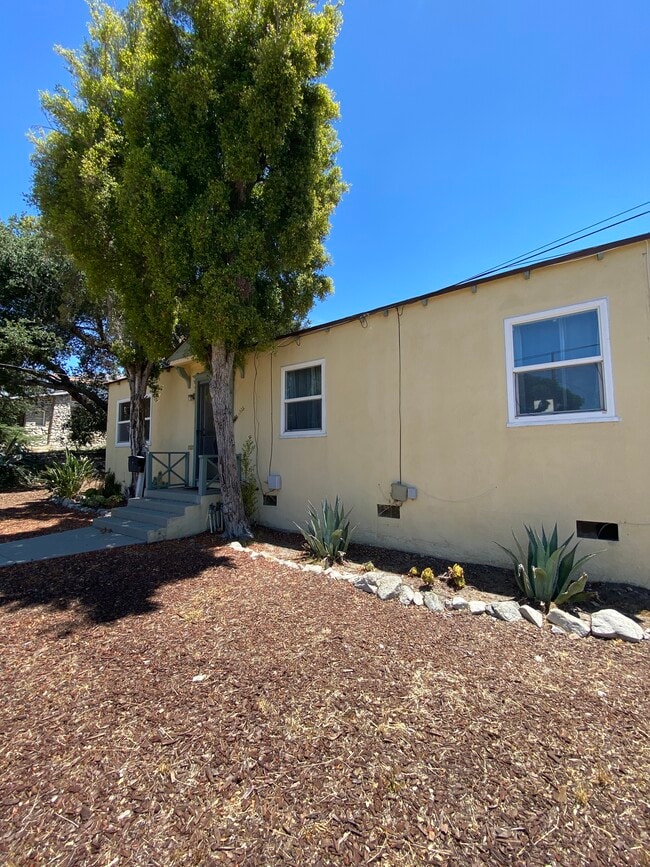 10204 Fairgrove Ave in Tujunga, CA - Building Photo - Building Photo