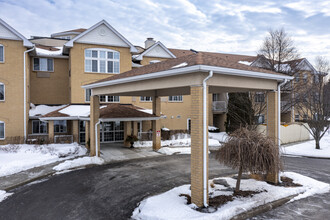 The Court at Pringle Creek in Whitby, ON - Building Photo - Building Photo