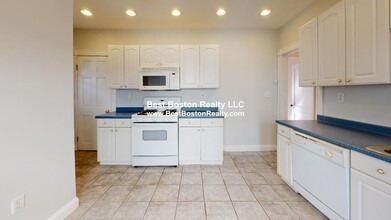 46 Fairfax St in Somerville, MA - Building Photo - Building Photo
