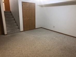 1518 Aspen Dr in Waterloo, IA - Building Photo - Building Photo