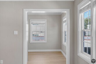 8613 W Olympic Blvd in Los Angeles, CA - Building Photo - Building Photo