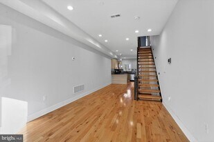 431 W Norris St in Philadelphia, PA - Building Photo