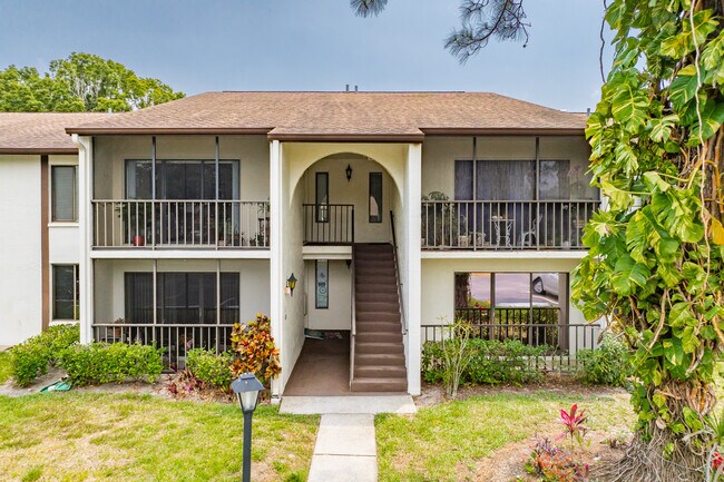 Pine Ridge at Palm Harbor in Palm Harbor, FL - Building Photo - Building Photo