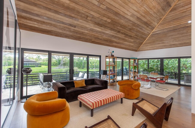 11669 Wimbledon Cir in Wellington, FL - Building Photo - Building Photo